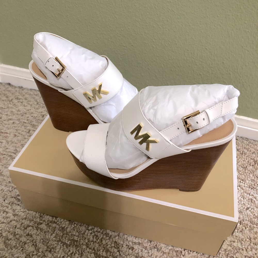 New shoes Michael Kors for women size 8.5